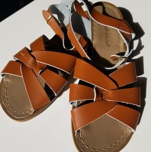 New Women's Saltwater Sandals Size 9